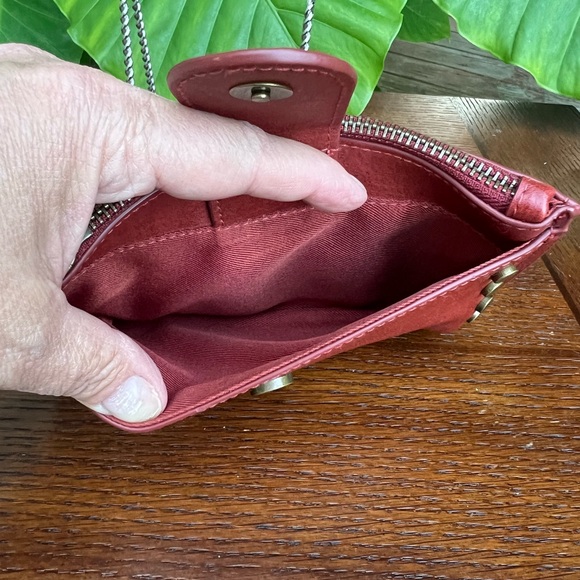 Universal Threads Wristlet - Picture 4 of 4